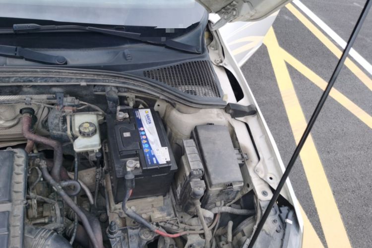Used Skoda Octavia 2015 1.6L Automatic Yijun Edition Engine Bay Left