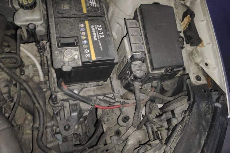 Used Skoda Octavia 2015 1.6L Automatic Eado Edition Engine Bay Left