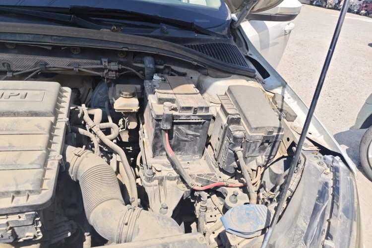Used Skoda Octavia 2015 1.6L Manual Yijun Edition Engine Bay Left
