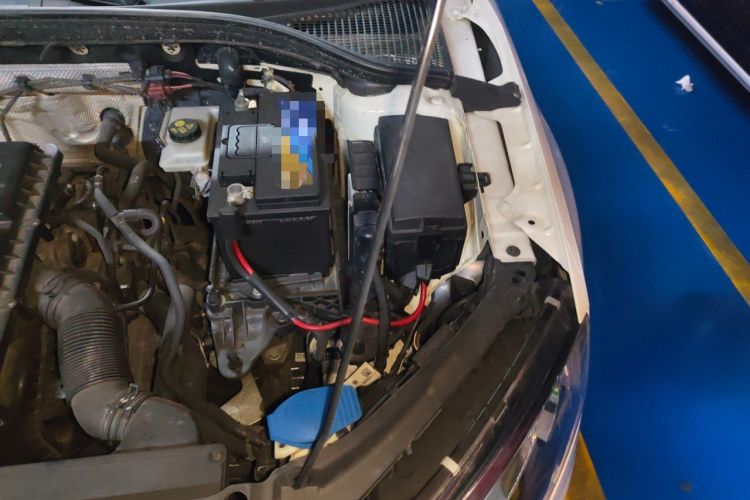 Used Skoda Octavia 2015 1.6L Manual Yijun Edition Engine Bay Left