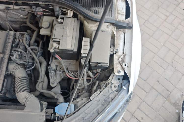 Used Skoda Octavia 2015 1.6L Manual Yijun Edition Engine Bay Left