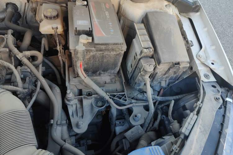 Used Skoda Octavia 2015 1.6L Automatic Yijun Edition Engine Bay Left