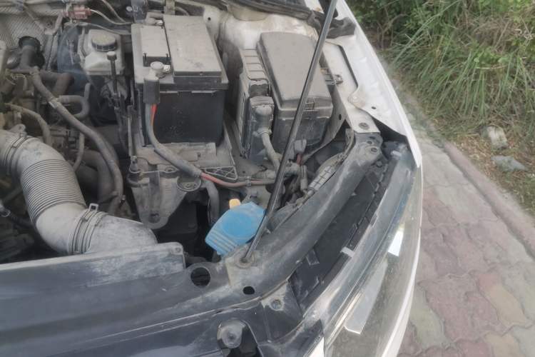 Used Skoda Octavia 2015 1.6L Automatic Yijie Edition Engine Bay Left