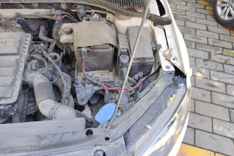 Used Skoda Octavia 2015 1.6L Manual Yijun Edition Engine Bay Left