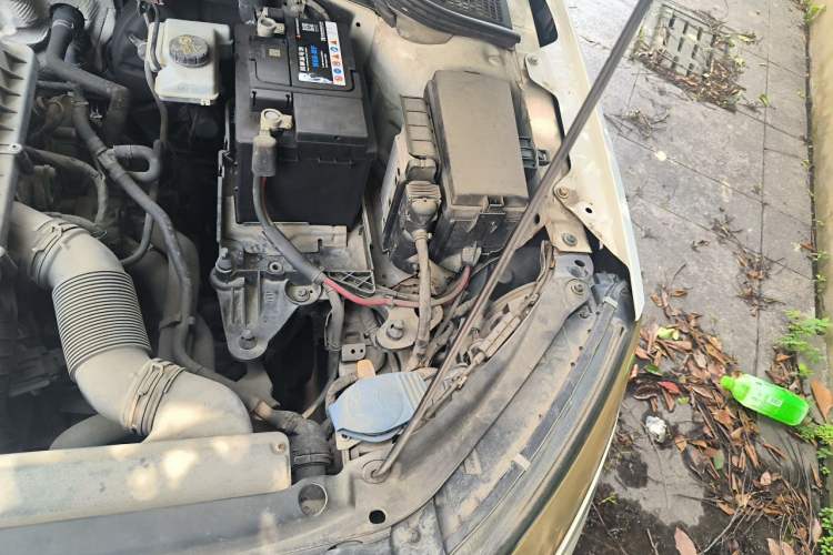 Used Skoda Octavia 2015 1.6L Manual Yijun Edition Engine Bay Left