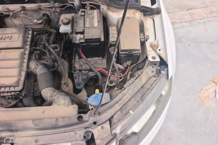 Used Skoda Octavia 2015 1.6L Manual Eado Edition Engine Bay Left