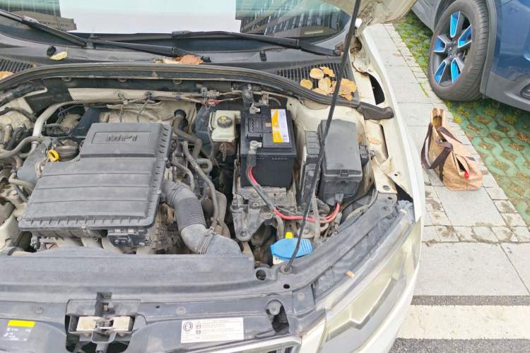 Used Skoda Octavia 2015 1.6L Manual Eado Edition Engine Bay Left