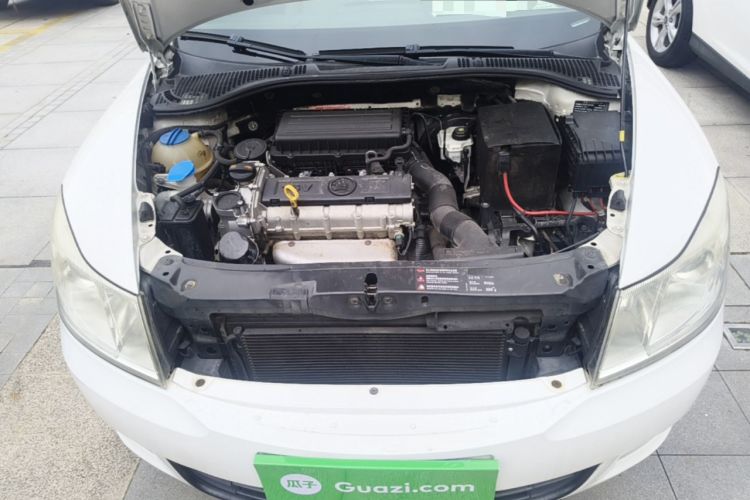 Used Skoda Octavia 2015 Classic Model 1.6L Automatic Yijie Version Engine Bay
