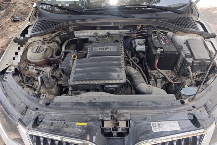 Used Skoda Octavia 2015 1.6L Automatic Yijun Edition Engine Bay