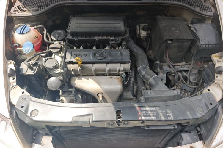 Used Skoda Octavia 2015 Classic Model 1.6L Automatic Yijie Version Engine Bay