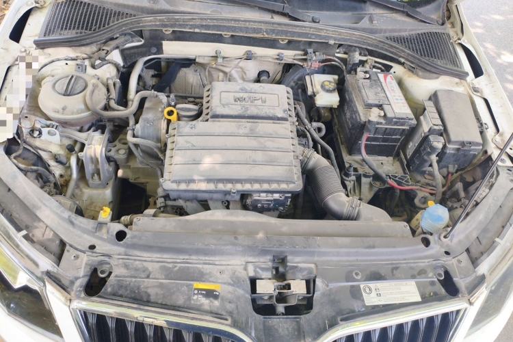 Used Skoda Octavia 2015 1.6L Manual Eado Edition Engine Bay