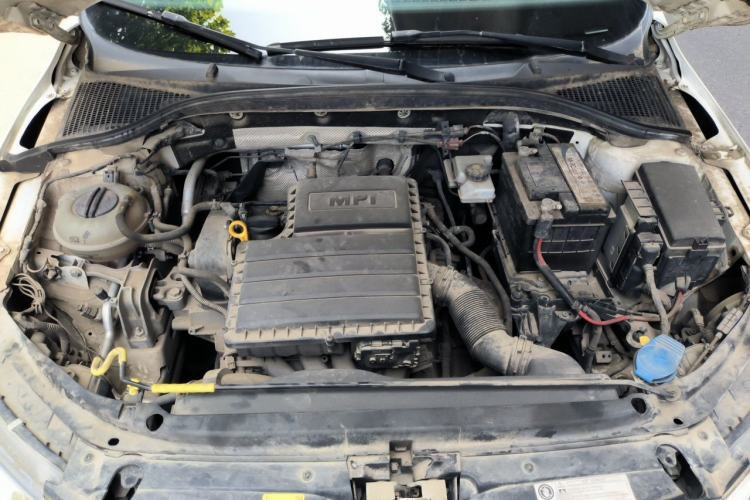 Used Skoda Octavia 2015 1.6L Manual Eado Edition Engine Bay