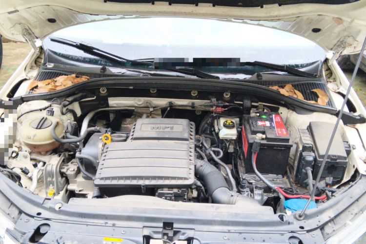Used Skoda Octavia 2015 1.6L Automatic Yijie Edition Engine Bay
