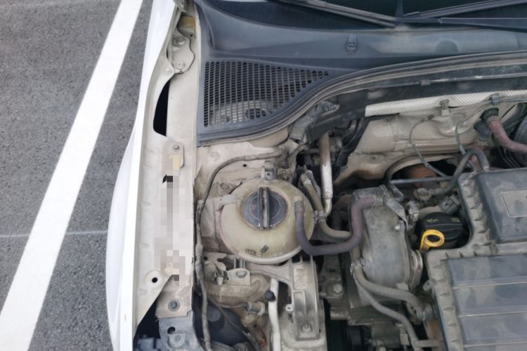 Used Skoda Octavia 2015 1.6L Automatic Yijun Edition Engine Bay Right