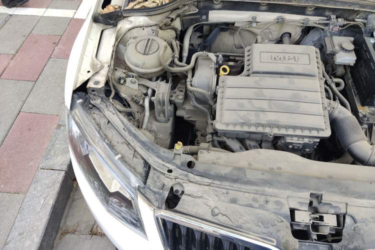 Used Skoda Octavia 2015 1.6L Manual Eado Edition Engine Bay Right