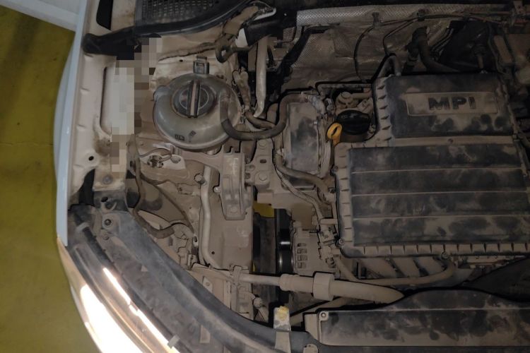 Used Skoda Octavia 2015 1.6L Manual Yijun Edition Engine Bay Right