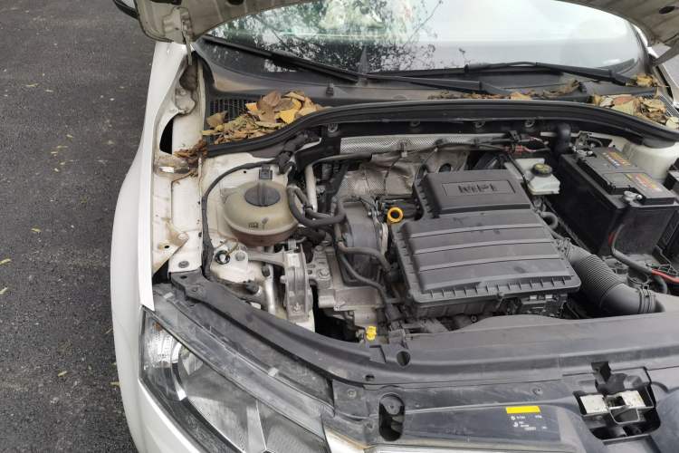 Used Skoda Octavia 2015 1.6L Manual Yijun Edition Engine Bay Right