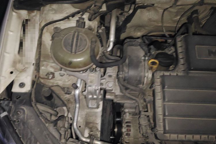 Used Skoda Octavia 2015 1.6L Automatic Eado Edition Engine Bay Right