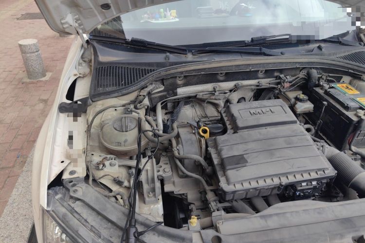 Used Skoda Octavia 2015 1.6L Automatic Eado Edition Engine Bay Right