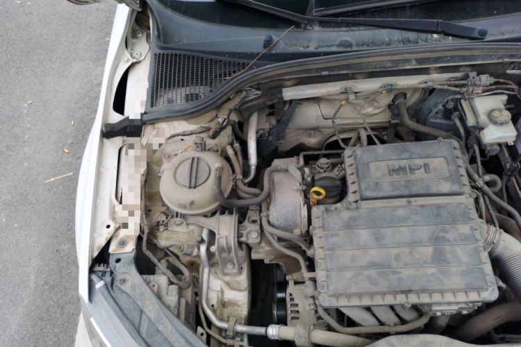 Used Skoda Octavia 2015 1.6L Automatic Yijun Edition Engine Bay Right