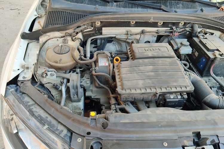 Used Skoda Octavia 2015 1.6L Manual Yijie Edition Engine Bay Right