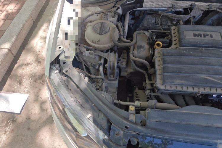 Used Skoda Octavia 2015 1.6L Manual Yijie Edition Engine Bay Right