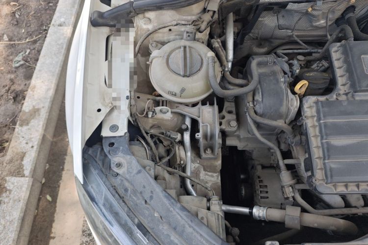 Used Skoda Octavia 2015 1.6L Automatic Yijun Edition Engine Bay Right