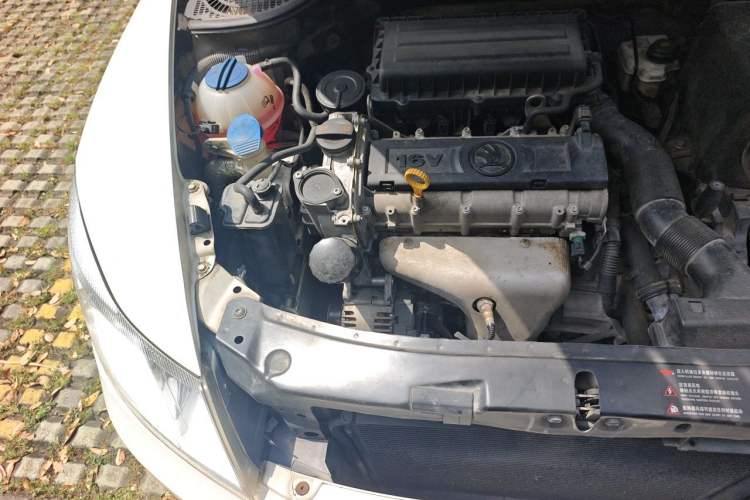 Used Skoda Octavia 2015 Classic Model 1.6L Automatic Yijie Version Engine Bay Right