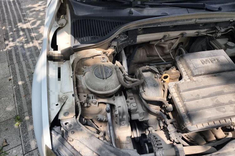 Used Skoda Octavia 2015 1.6L Manual Yijie Edition Engine Bay Right