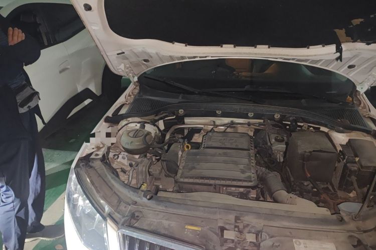 Used Skoda Octavia 2015 1.6L Automatic Yijun Edition Engine Bay Right