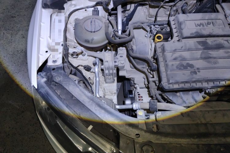 Used Skoda Octavia 2015 1.6L Manual Yijie Edition Engine Bay Right
