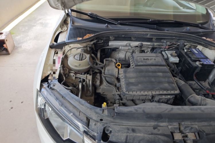 Used Skoda Octavia 2015 1.6L Automatic Yijun Edition Engine Bay Right