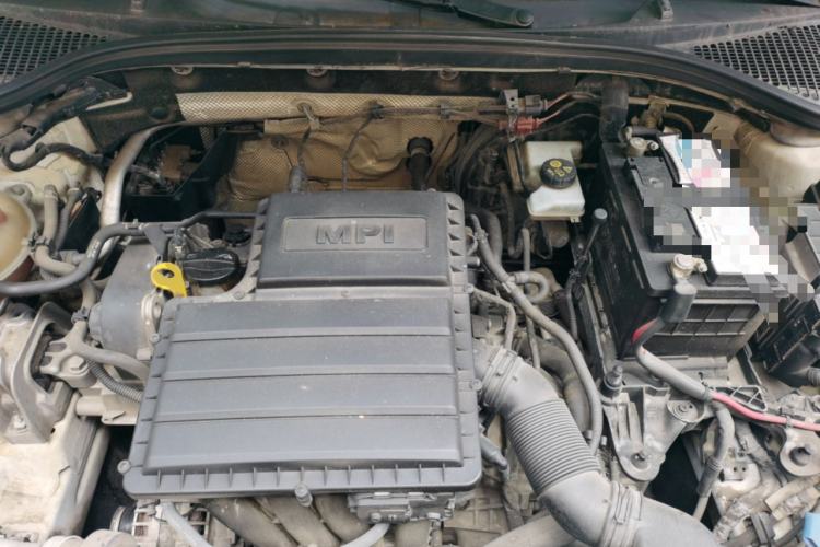 Used Skoda Octavia 2015 1.6L Automatic Yijun Edition Engine Bay