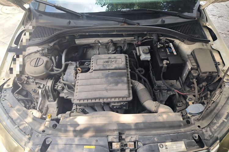 Used Skoda Octavia 2015 1.6L Manual Yijun Edition Engine Bay