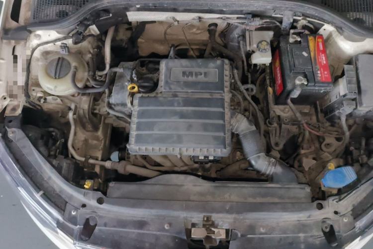Used Skoda Octavia 2015 1.6L Manual Yijie Edition Engine Bay