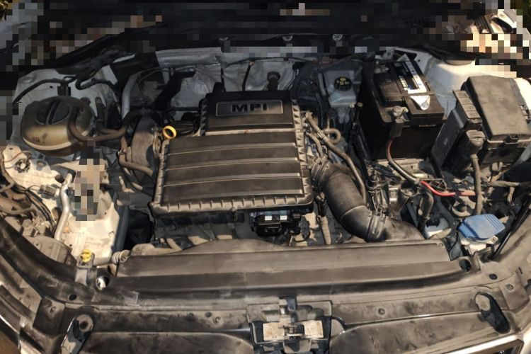 Used Skoda Octavia 2015 1.6L Automatic Yijie Edition Engine Bay