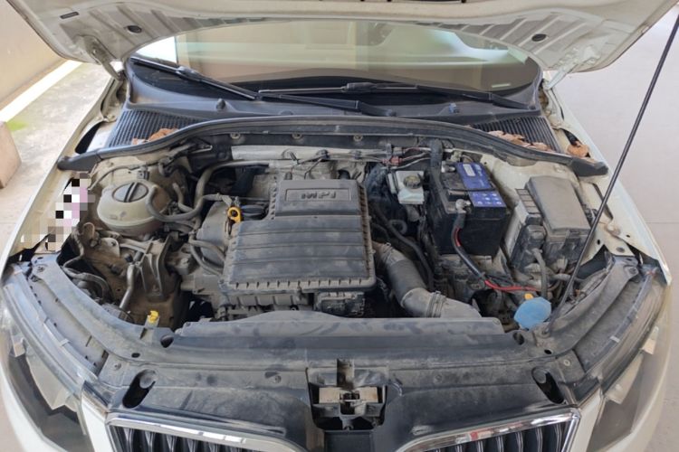 Used Skoda Octavia 2015 1.6L Automatic Yijun Edition Engine Bay