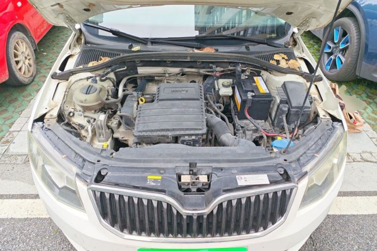 Used Skoda Octavia 2015 1.6L Manual Eado Edition Engine Bay