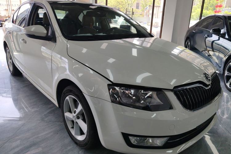 Used Skoda Octavia 2015 1.6L Automatic Yijun Edition Exterior 1