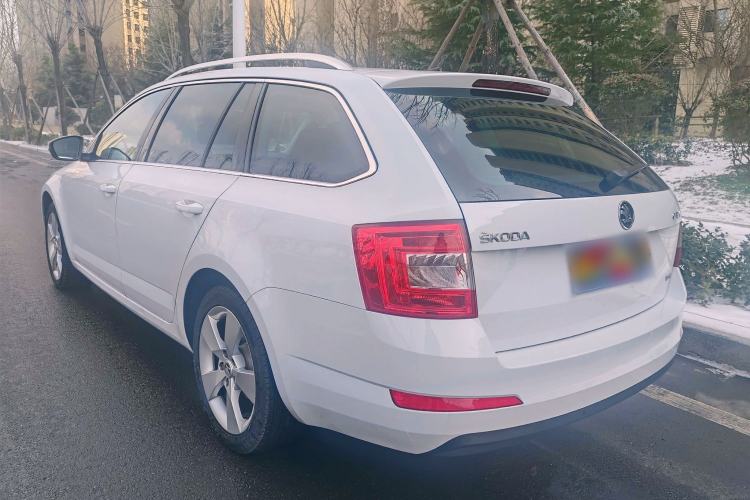Used Skoda Octavia 2015 1.8T Yizhen Travel Edition Exterior 2