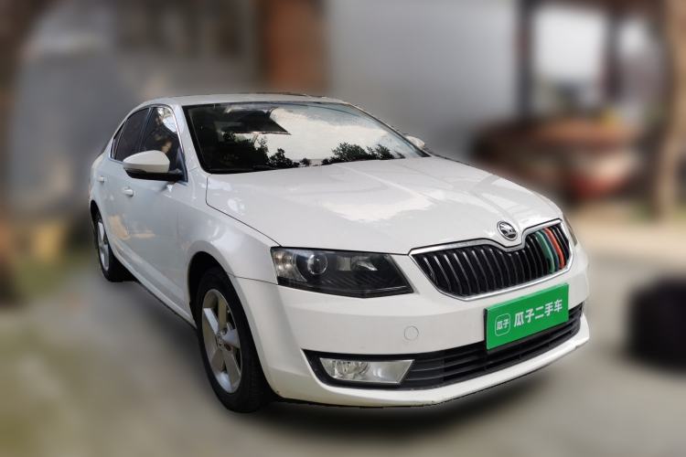 Used Skoda Octavia 2015 1.6L Automatic Yijie Edition Exterior 2