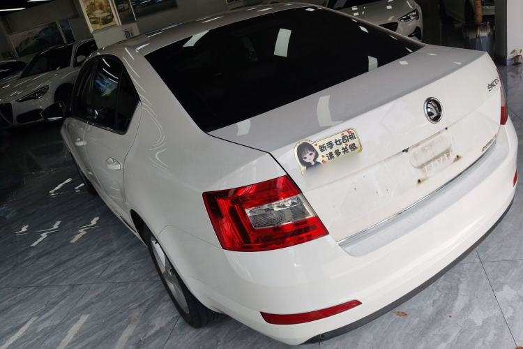Used Skoda Octavia 2015 1.6L Automatic Yijun Edition Exterior 2