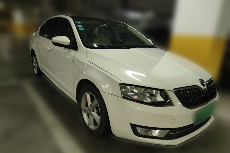 Used Skoda Octavia 2015 1.6L Automatic Yijun Edition Exterior 2
