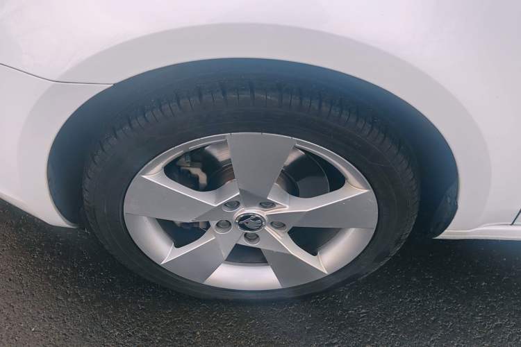 Used Skoda Octavia 2015 1.8T Yizhen Travel Edition Exterior 5