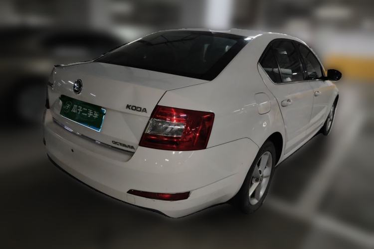 Used Skoda Octavia 2015 1.6L Automatic Yijun Edition Exterior 5