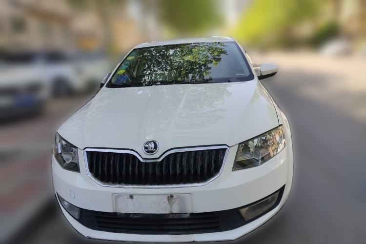 Used Skoda Octavia 2015 1.6L Manual Eado Edition Front