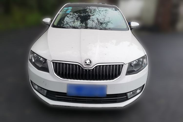 Used Skoda Octavia 2015 1.6L Manual Yijun Edition Front