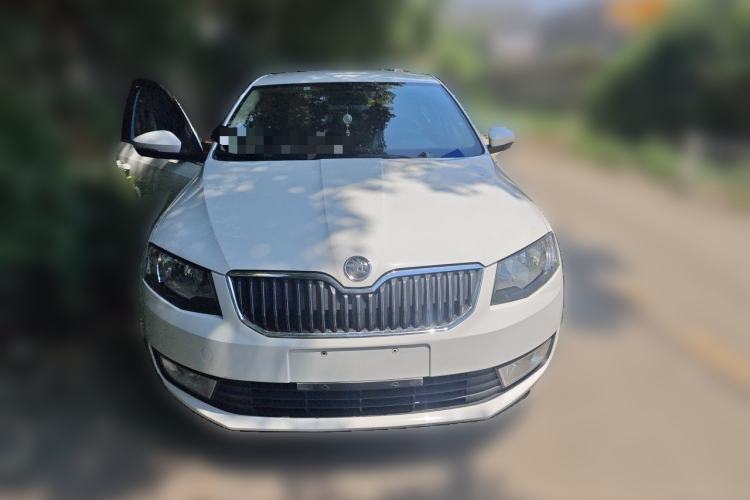 Used Skoda Octavia 2015 1.6L Automatic Yijie Edition Front