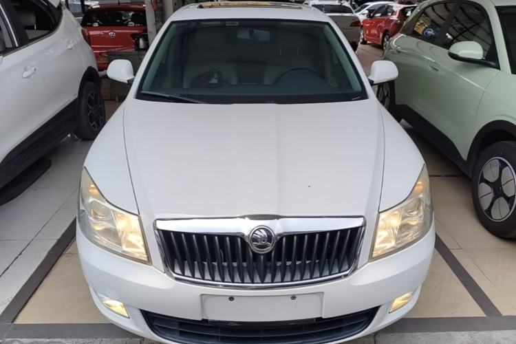 Used Skoda Octavia 2015 Classic Model 1.6L Automatic Yijie Version Front