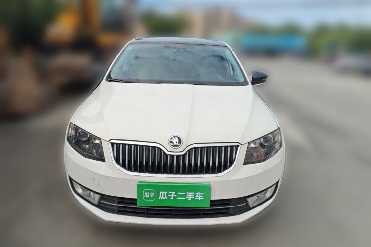Used Skoda Octavia 2015 1.6L Manual Yijun Edition Front